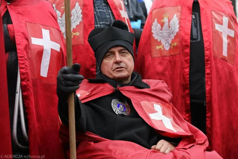 Czy Natanek pełni rolę księdza? Odkrywamy prawdę o jego działalności.