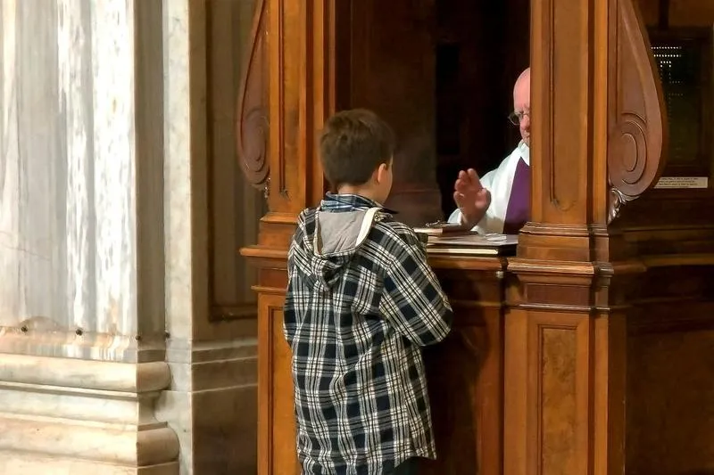 Jakie grzechy warto wymienić na spowiedzi? Przykłady i porady