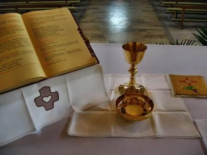 Zgłębiaj tajemnice: Co kryje się za mszą św. gregoriańską?