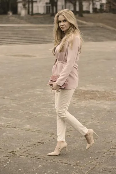 Eleganckie sukienki na chrzest