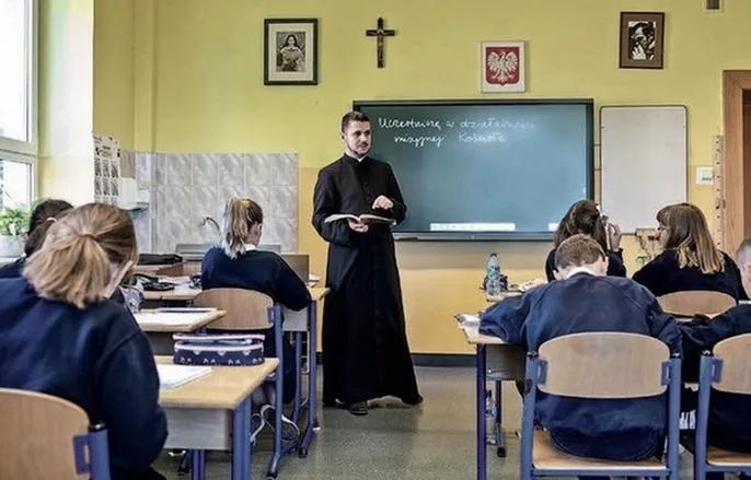 Obowiązkowe lekcje religii