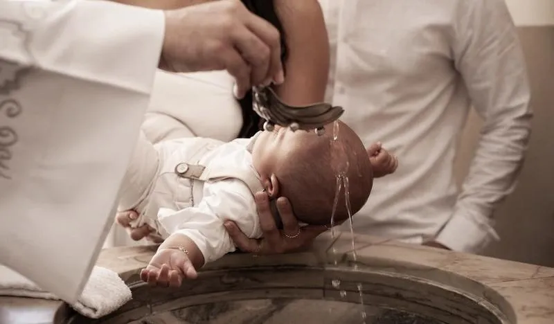 Personalizacja szatki do chrztu