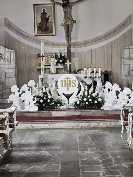 Pomysły na dekorację ołtarza
