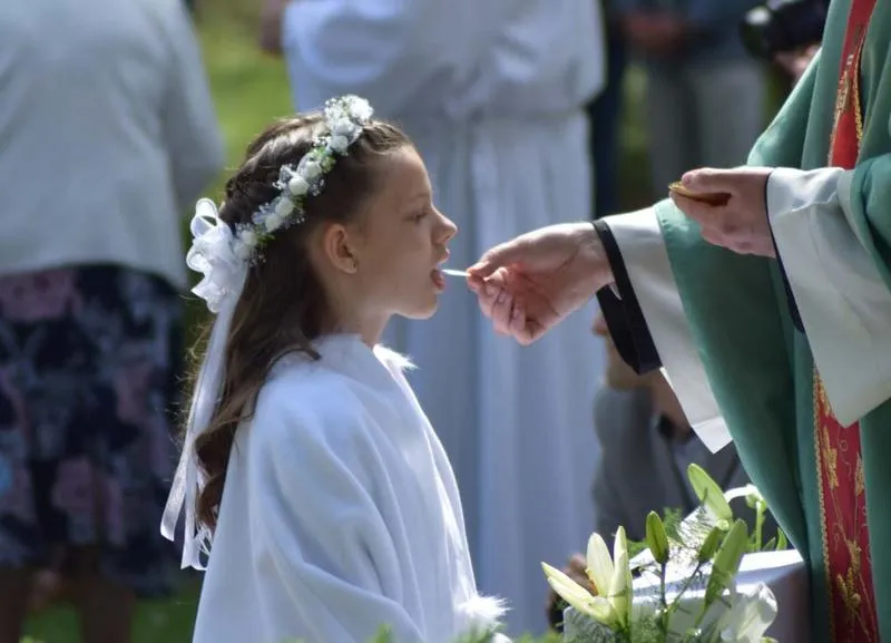 Przyjmowanie komunii