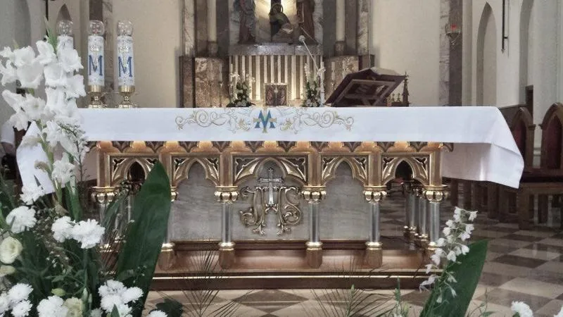 Rysunek ołtarza w kościele
