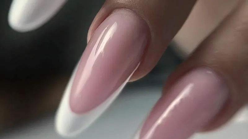 Świąteczny manicure