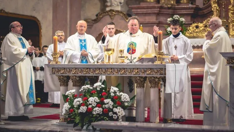 Wstawanie w kościele